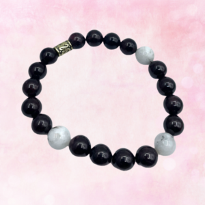 Discover the power of Garnet and White Moonstone Bracelet. Embrace serenity, intuition, and inner strength. Transformative energy awaits!