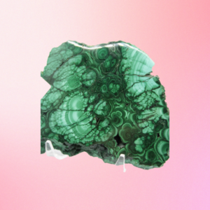 the green hue of Malachite gemstone exhibits powerful energy rays that give the wearer a relaxing experience.